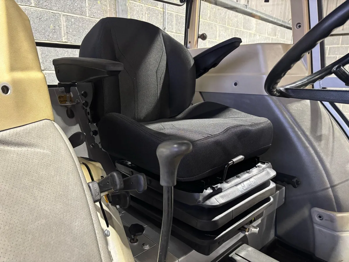 95 MASSEY FERGUSON 390T **LOW HOURS** - Image 4