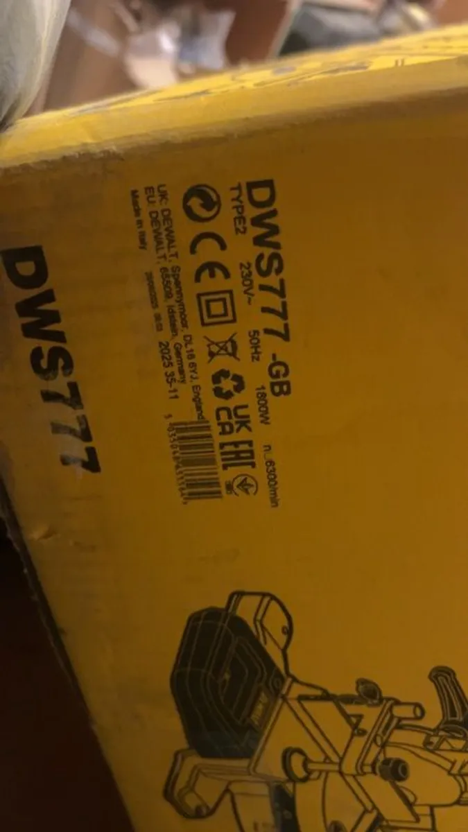 dewalt saw never used - Image 3