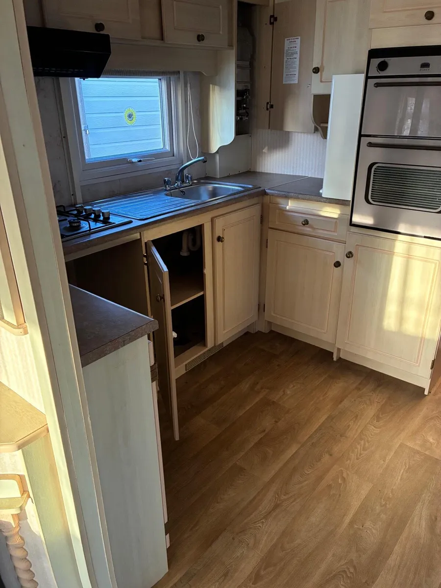 35 X 12 3 Bedroom Mobile Home - Image 3