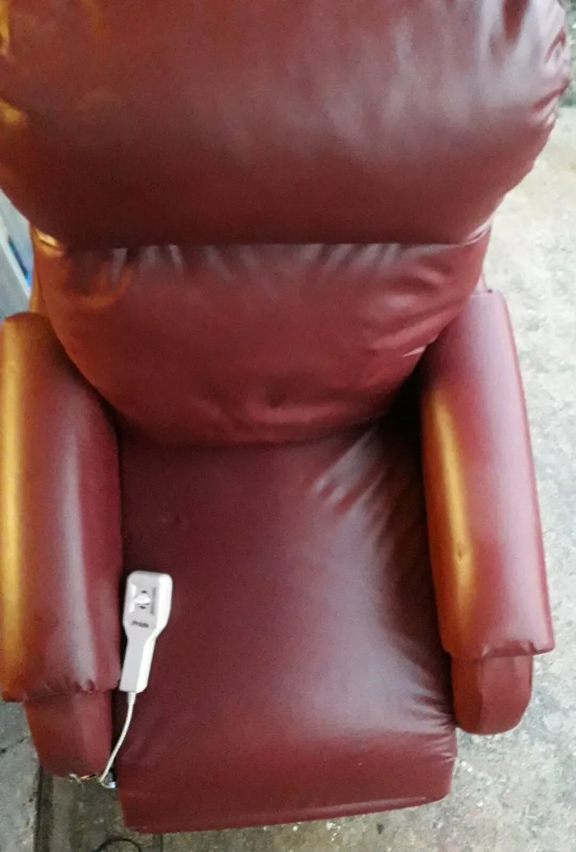 Recliner chair - Image 1