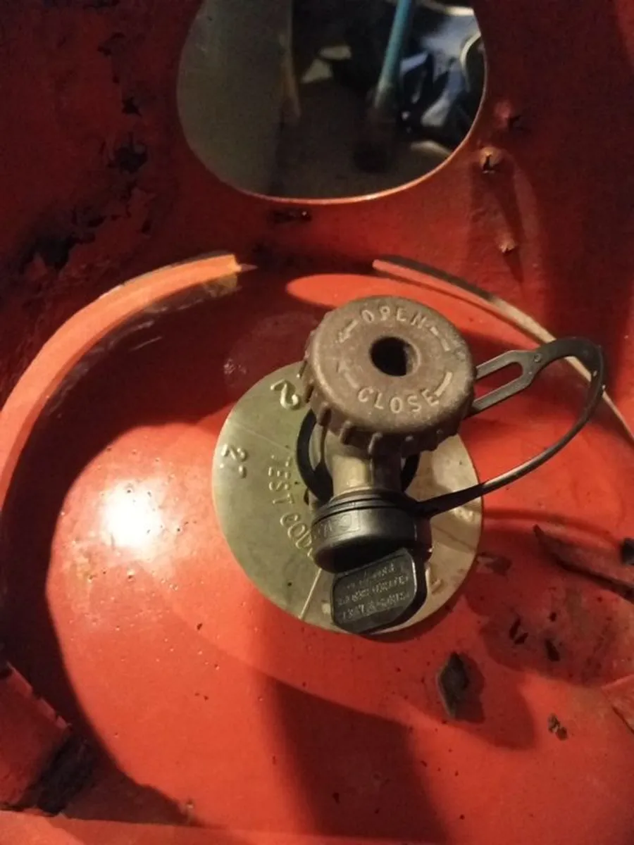 EMPTY 19kg propane tank - Image 2