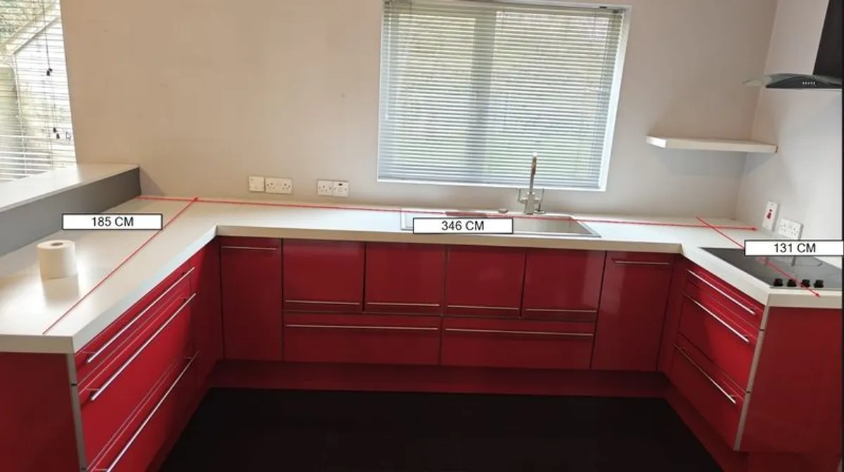 High-gloss modern kitchen - Image 4