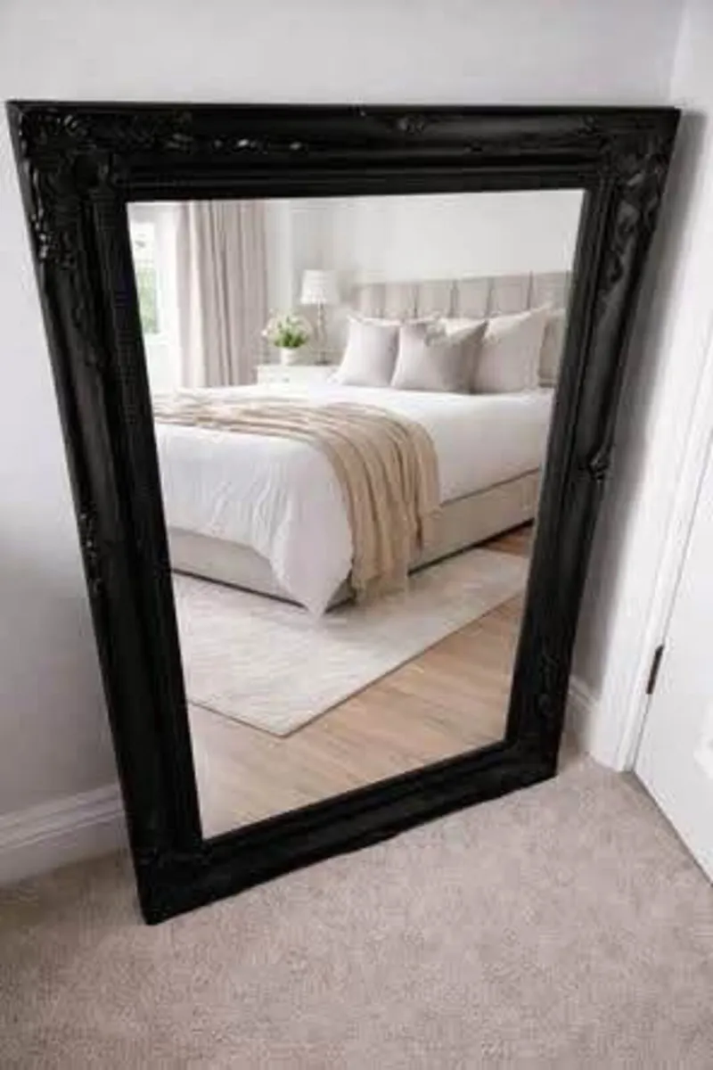 Large mirror - Image 1