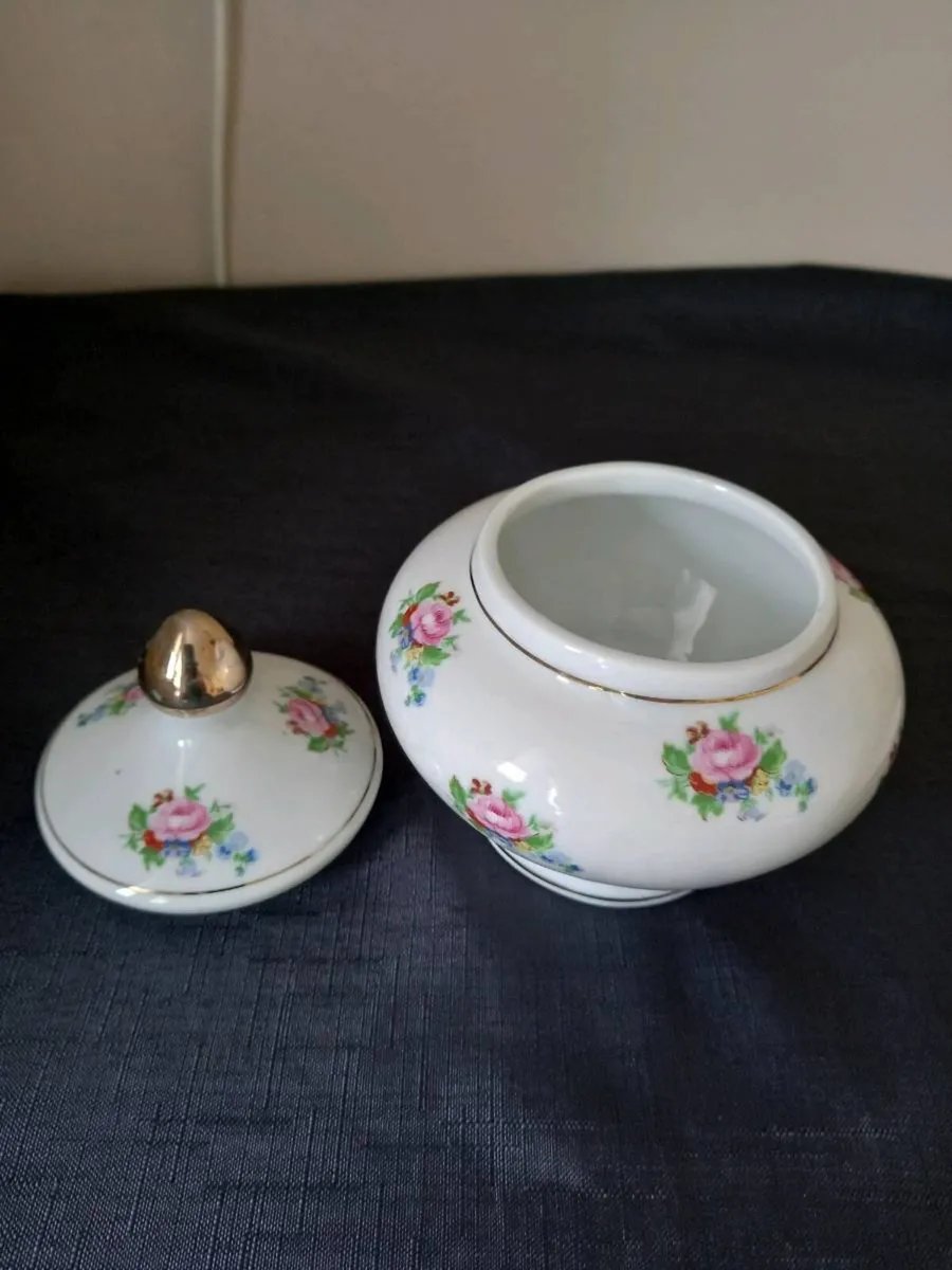 China Cookie Jar - Image 2