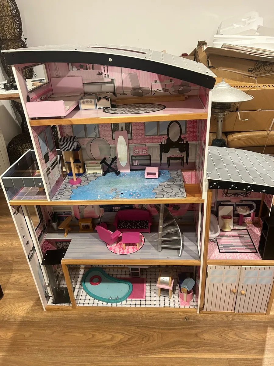 Doll house