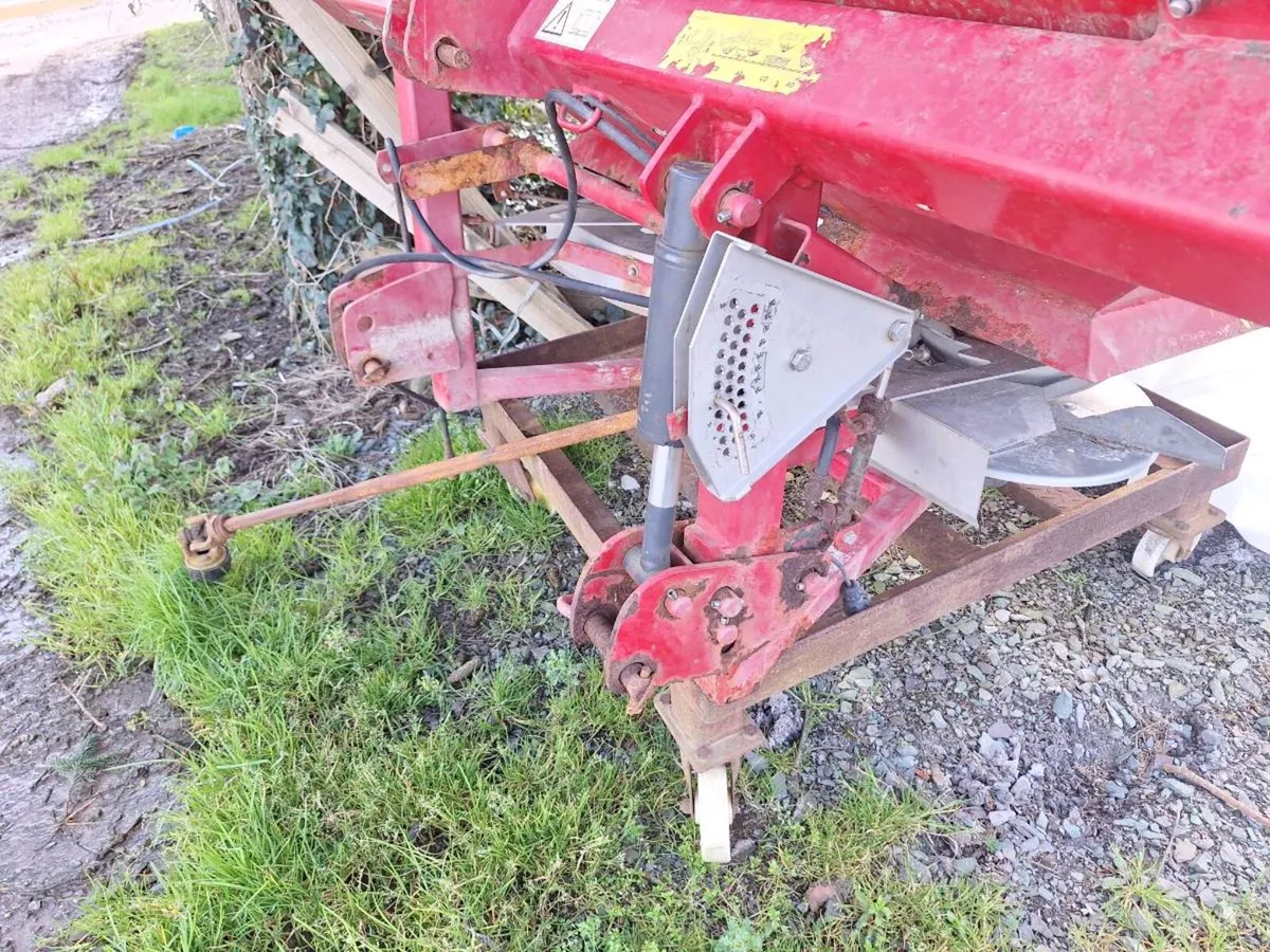 LELY Centerliner Fertiliser Spinner for sale - Image 4