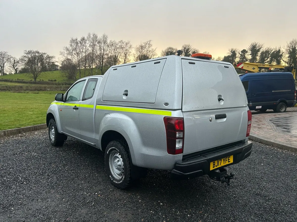 ISUZU D MAX - Image 4