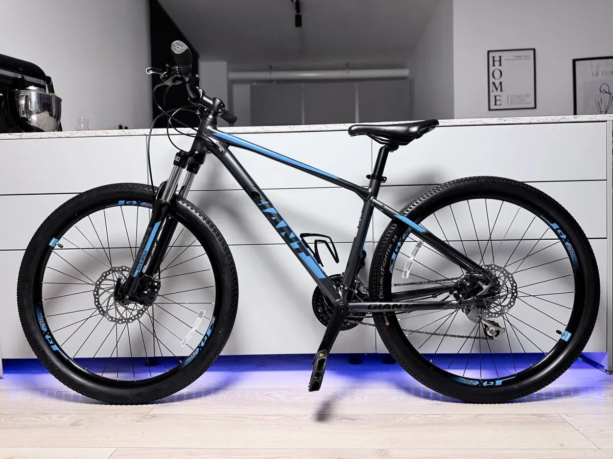 Giant ATX 1 Mountain Bike - Image 2