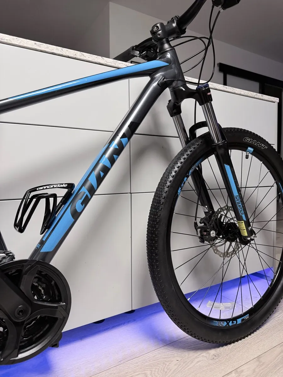 Giant ATX 1 Mountain Bike - Image 3