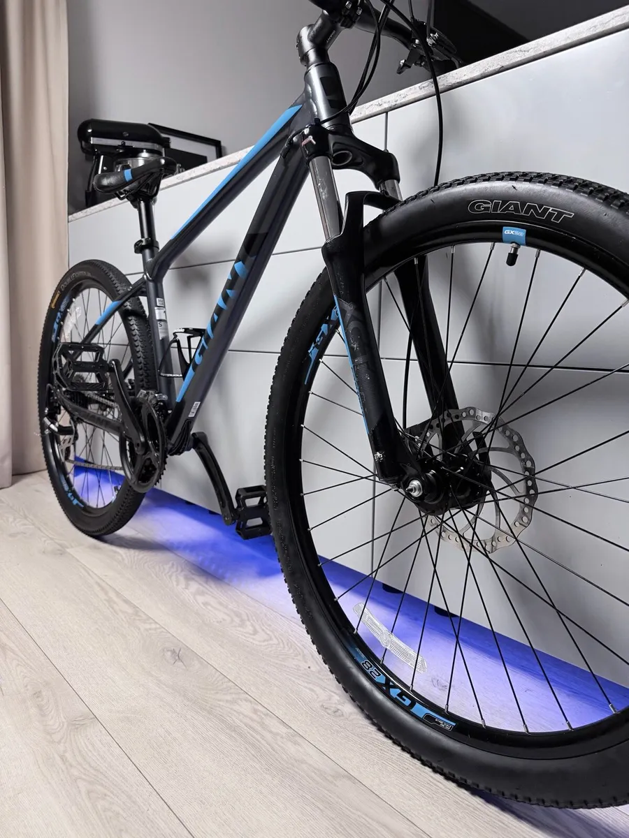 Giant ATX 1 Mountain Bike - Image 4