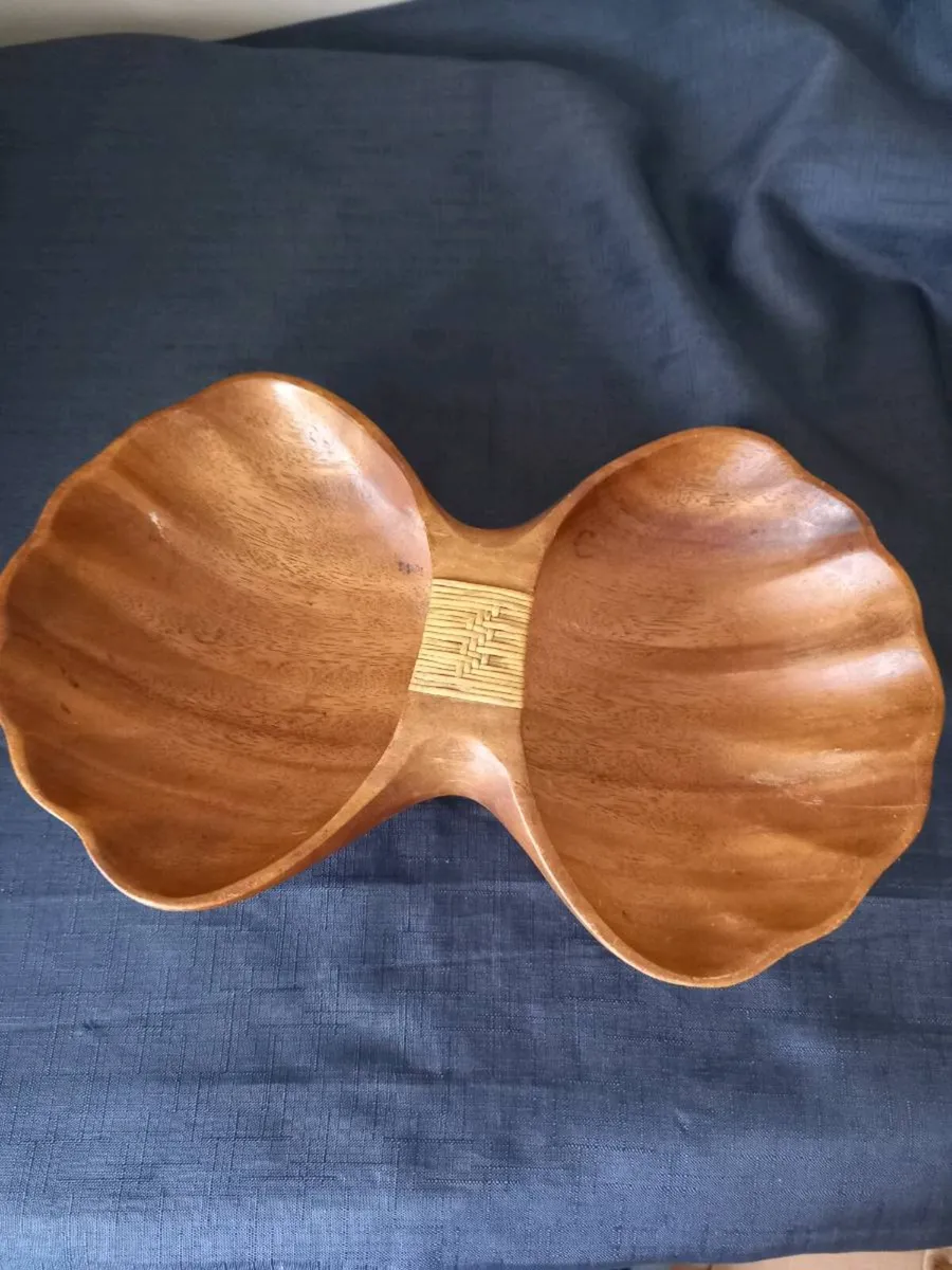 Shell Shaped Wood Serving Bowl - Image 1