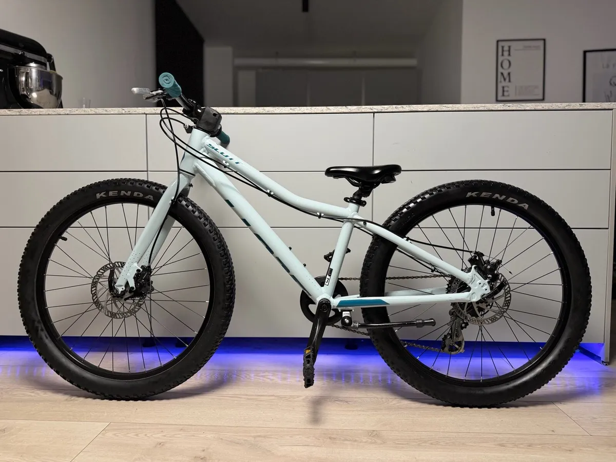 SCOTT Contessa Disc Junior Bike 24 inch - Image 2