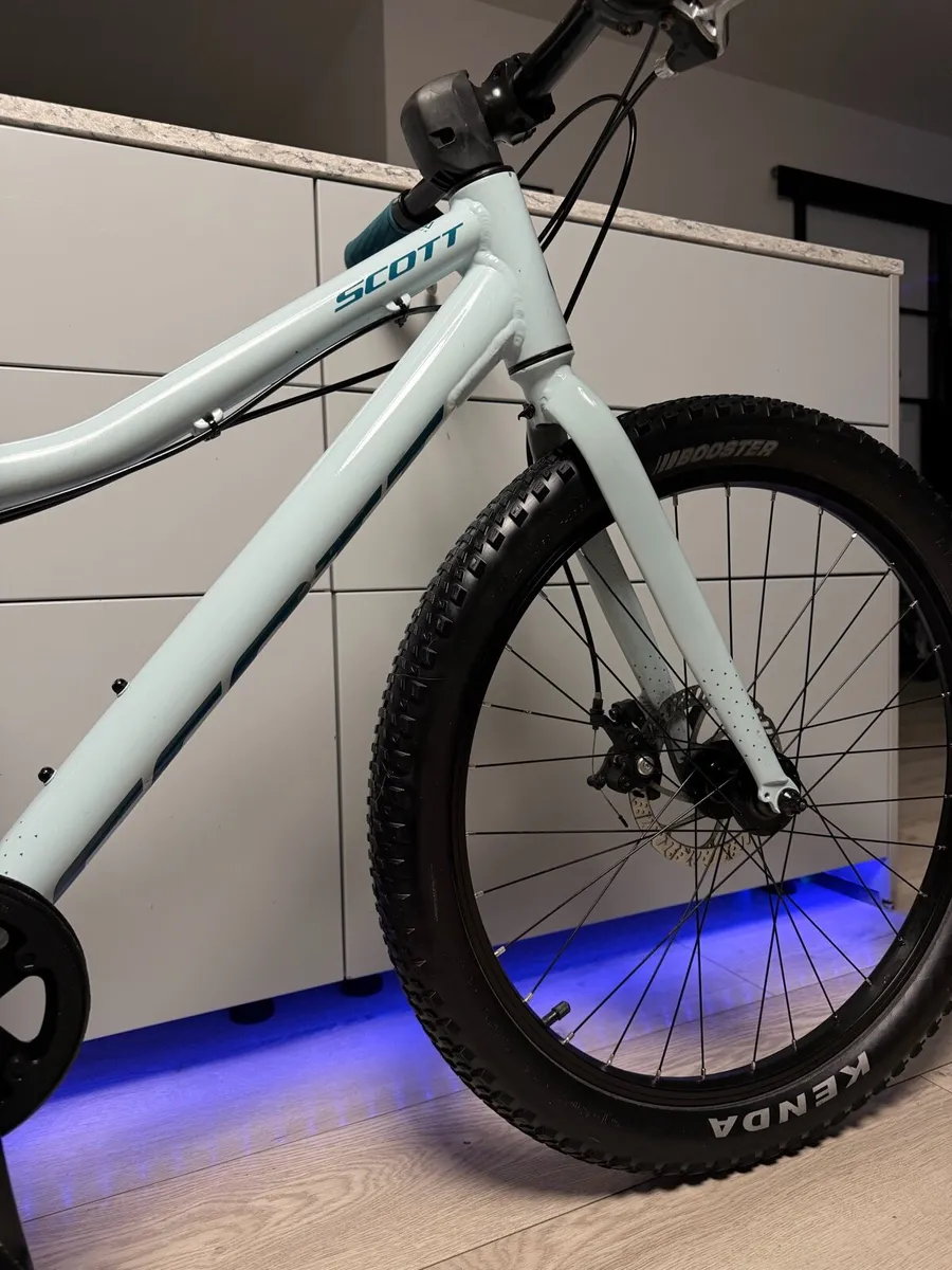 SCOTT Contessa Disc Junior Bike 24 inch - Image 3