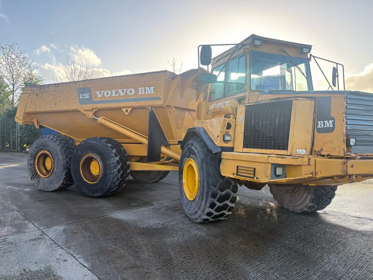 Volvo A25C dump truck - Image 1