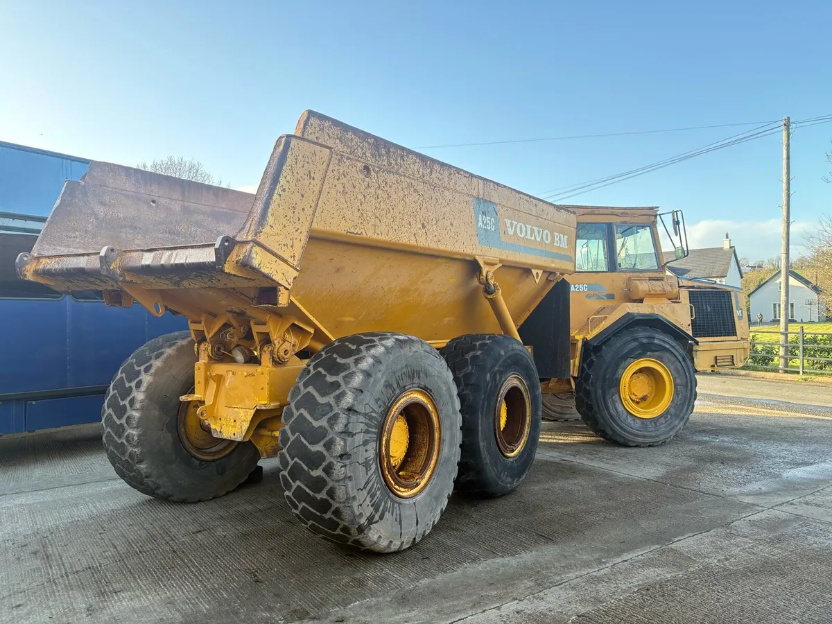 Volvo A25C dump truck - Image 3