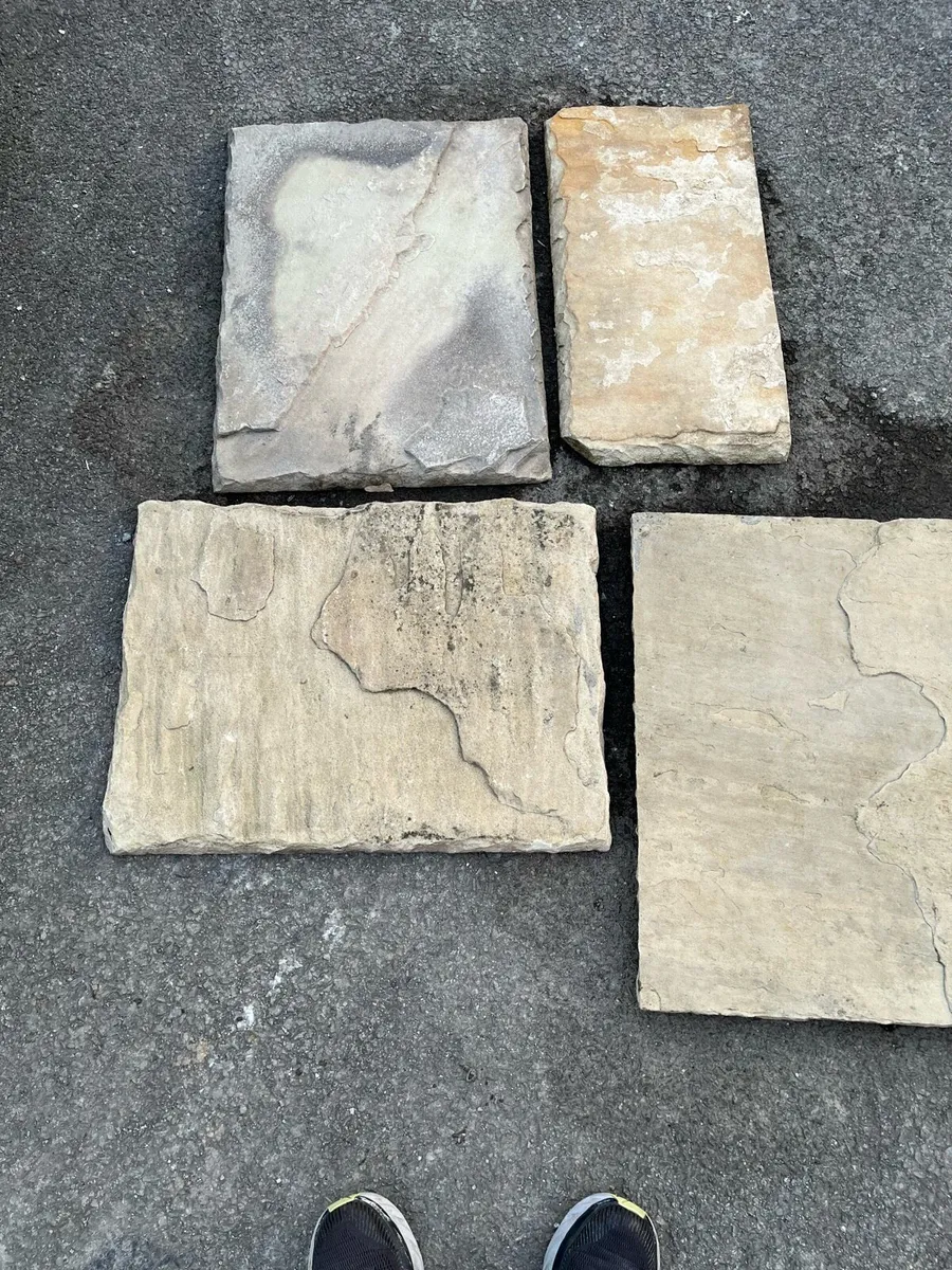 Indian Sandstone patio slabs 4 pallets - Image 1