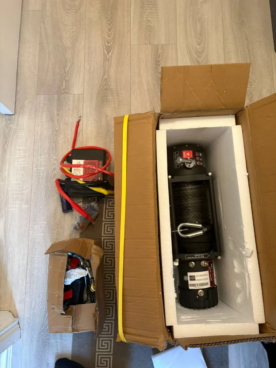 Electric Winch 12V 6120KG 13500LBS For 4X4 - Image 1