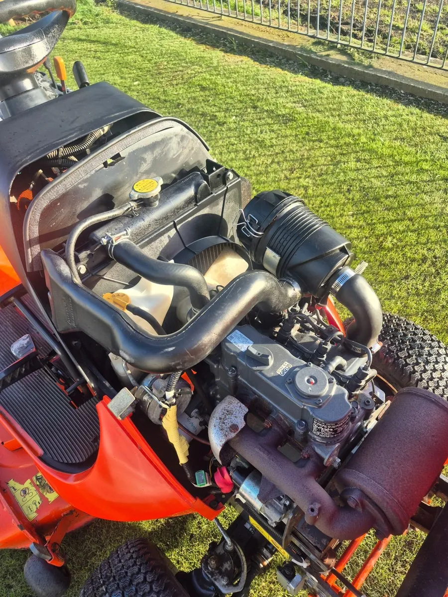 Kubota mulching mower gr2120 4wd - Image 4