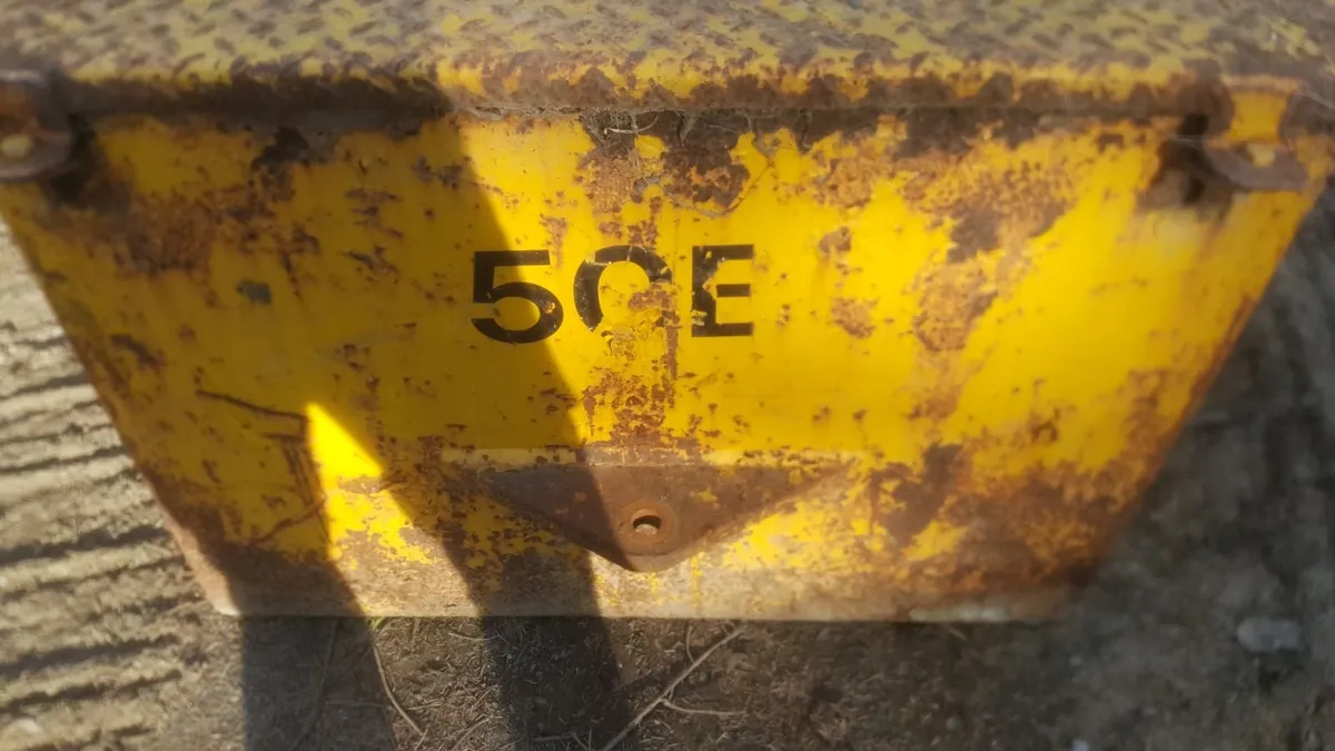 7ft heavy duty bucket    euro adaptor   weight box - Image 4