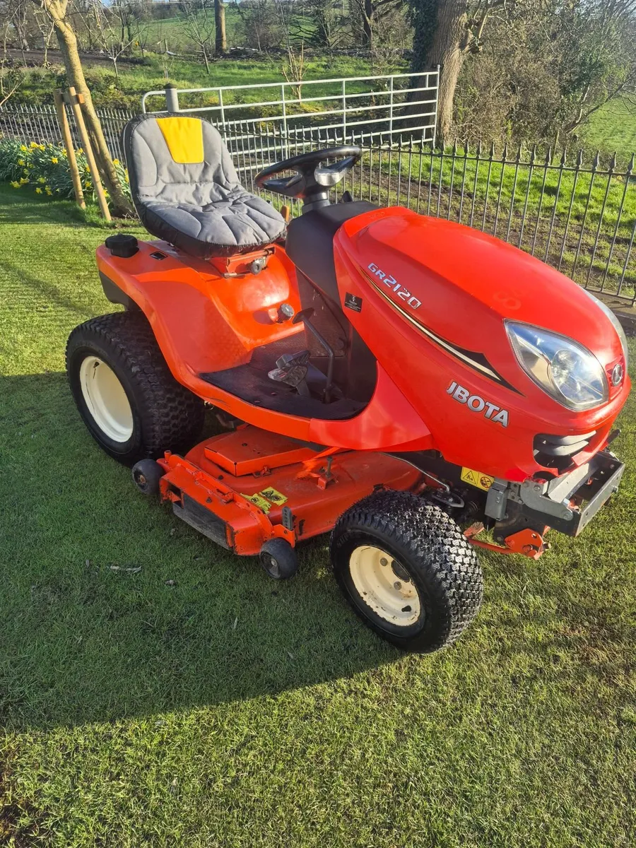 Kubota mulching mower gr2120 4wd - Image 1
