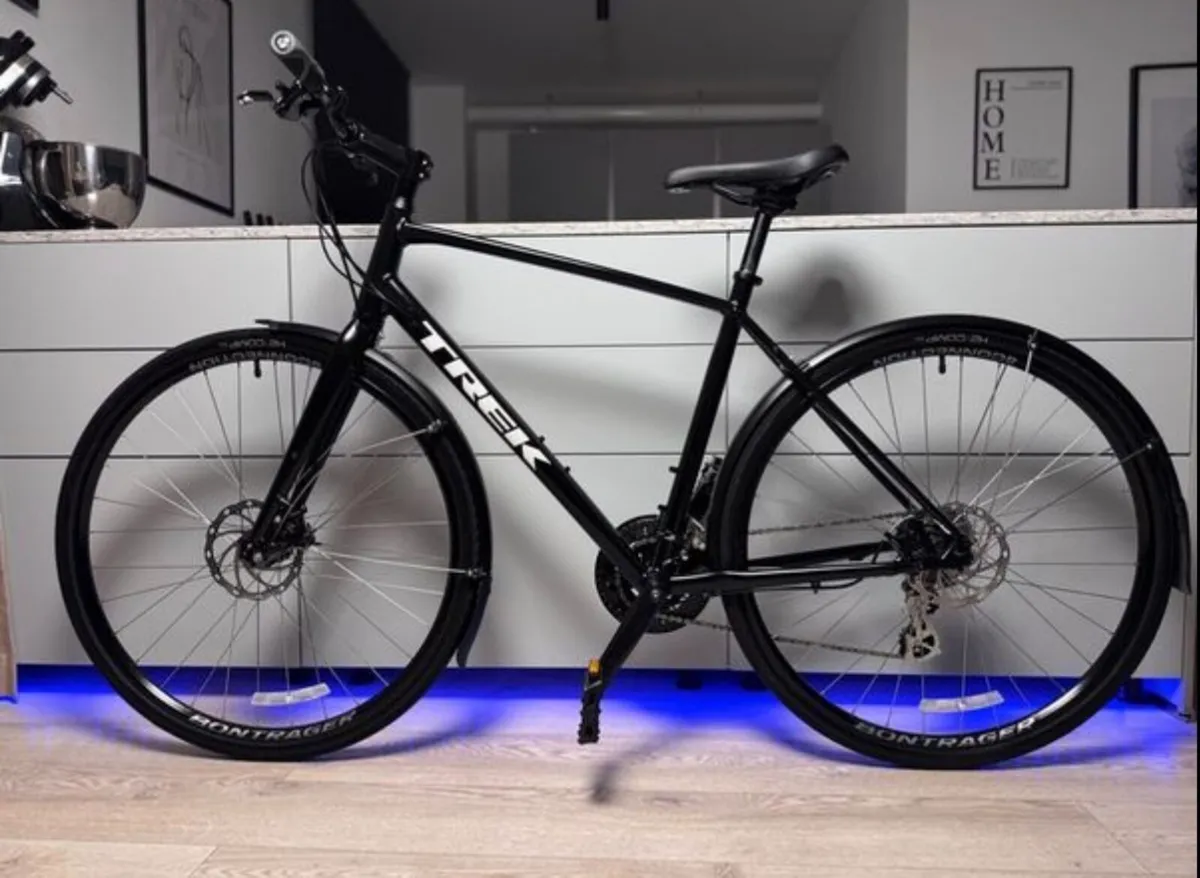 TREK FX1 Hybrid Bike - Image 2