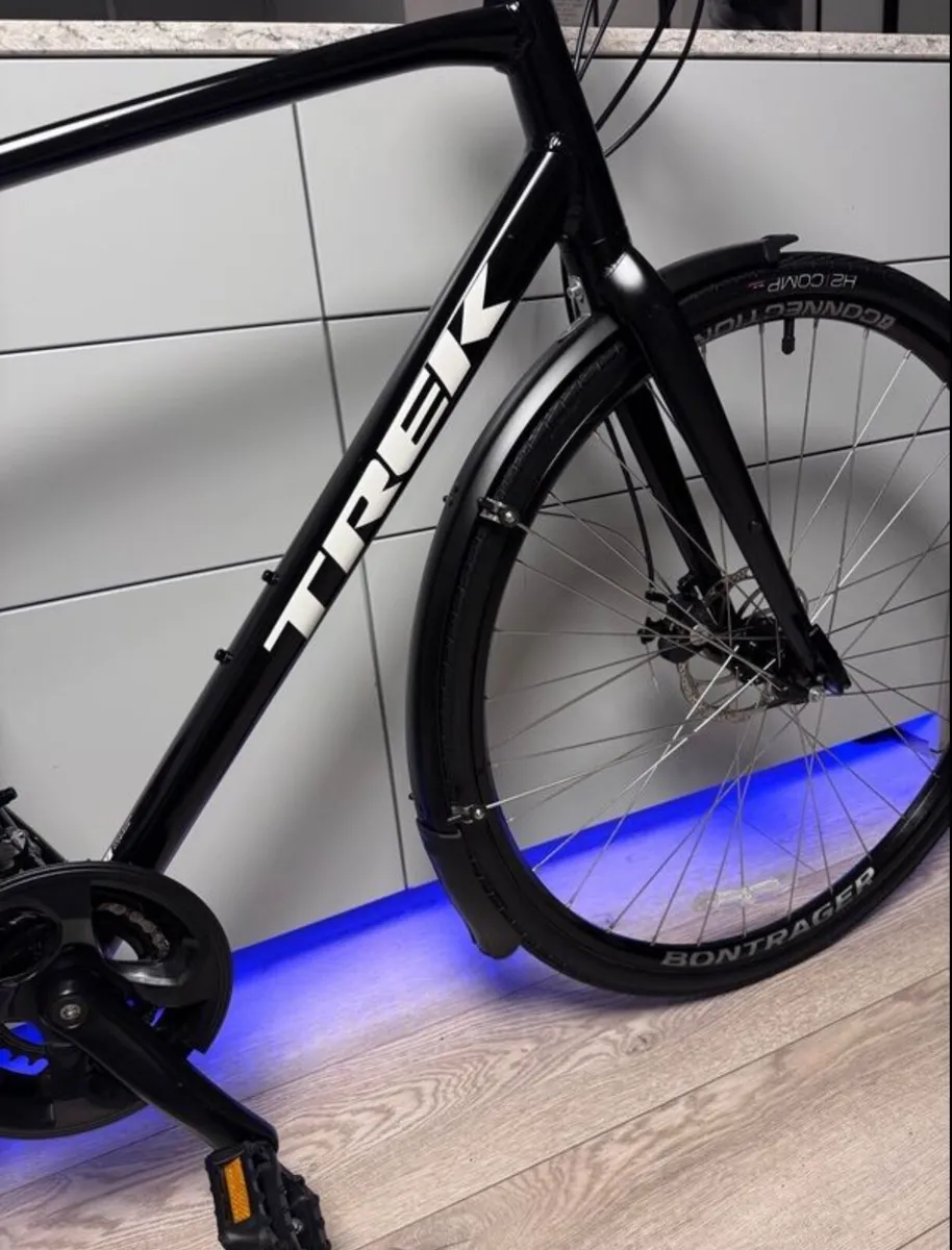 TREK FX1 Hybrid Bike - Image 3