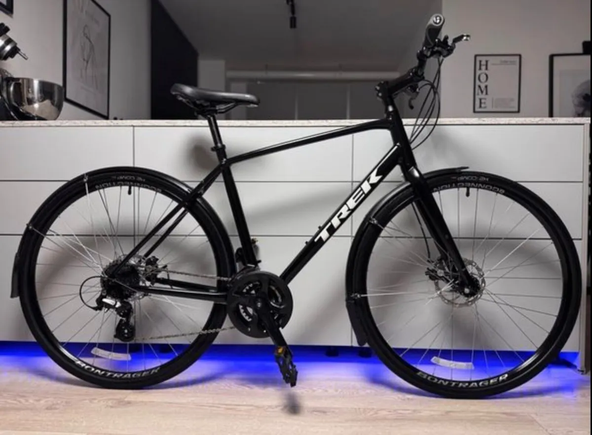 TREK FX1 Hybrid Bike - Image 1