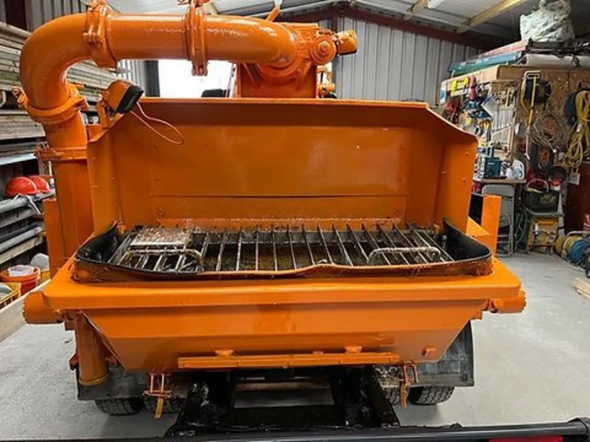 2007 Putzmeister roline concrete pump - Image 2