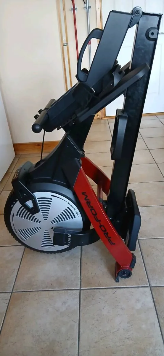 Rowing machine & spin bike - Image 1