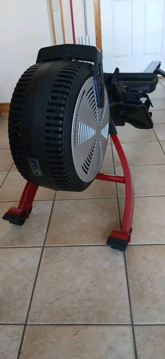 Rowing machine & spin bike - Image 2