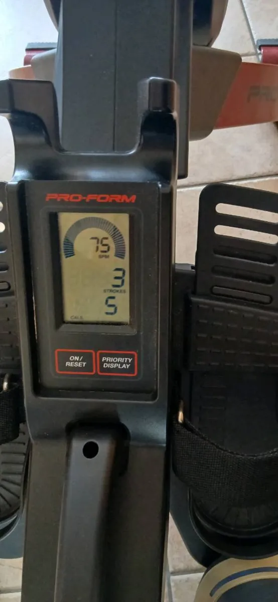 Rowing machine & spin bike - Image 4