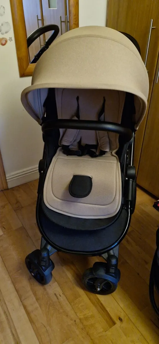 Stomp Luxe all in one cirrus I-SIZE travel system - Image 2