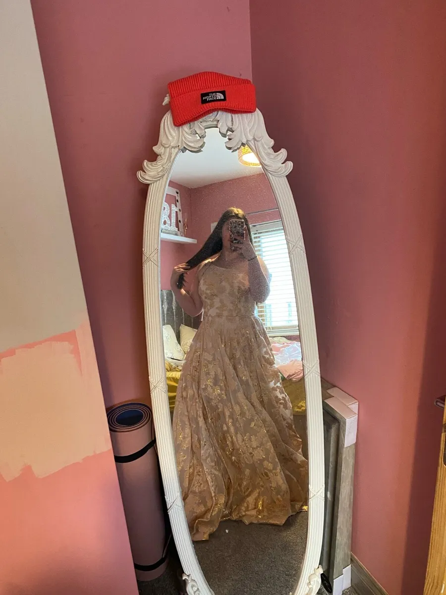 Debs dress - Image 2