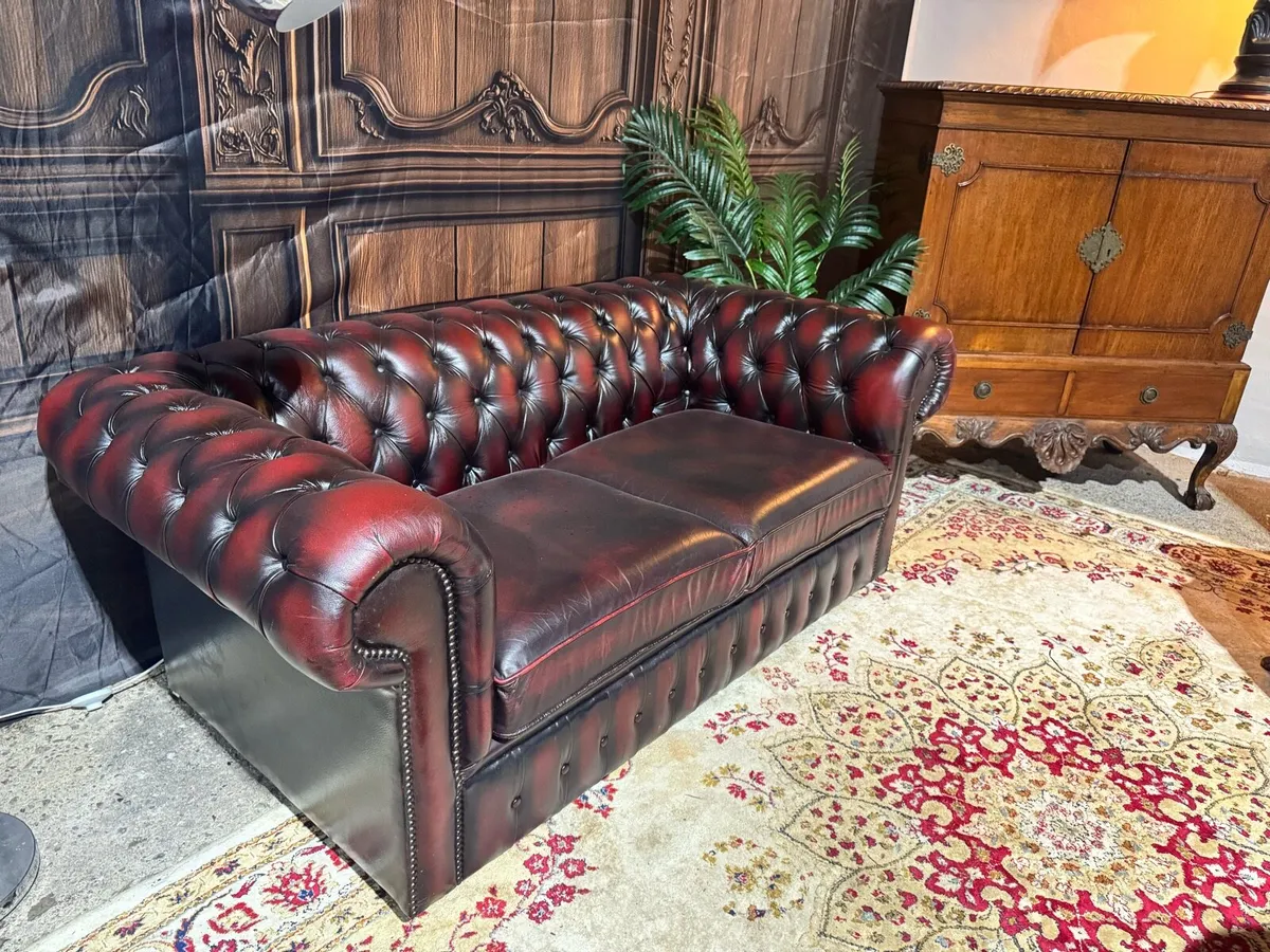 Antique Chesterfield 2-1-1 seater suite - Image 2