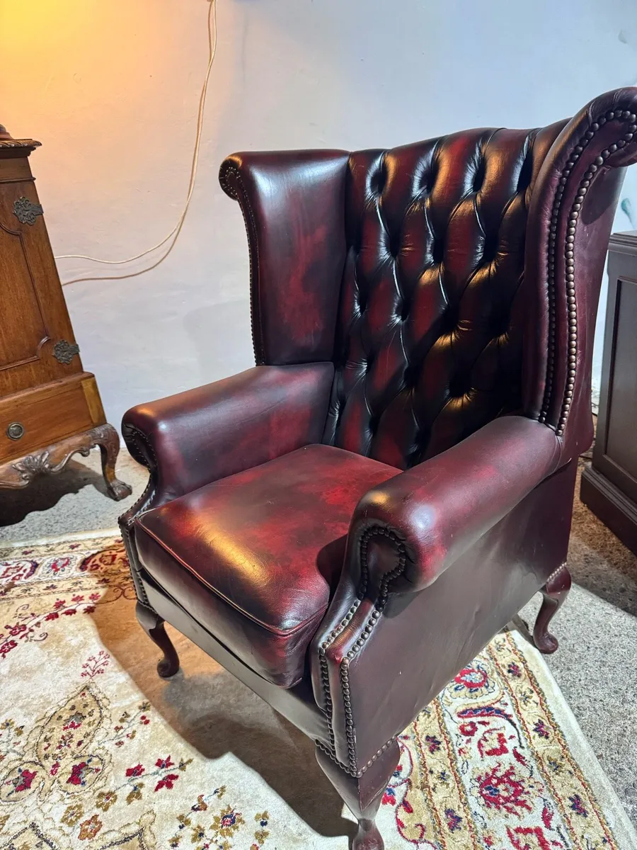 Antique Chesterfield 2-1-1 seater suite - Image 3