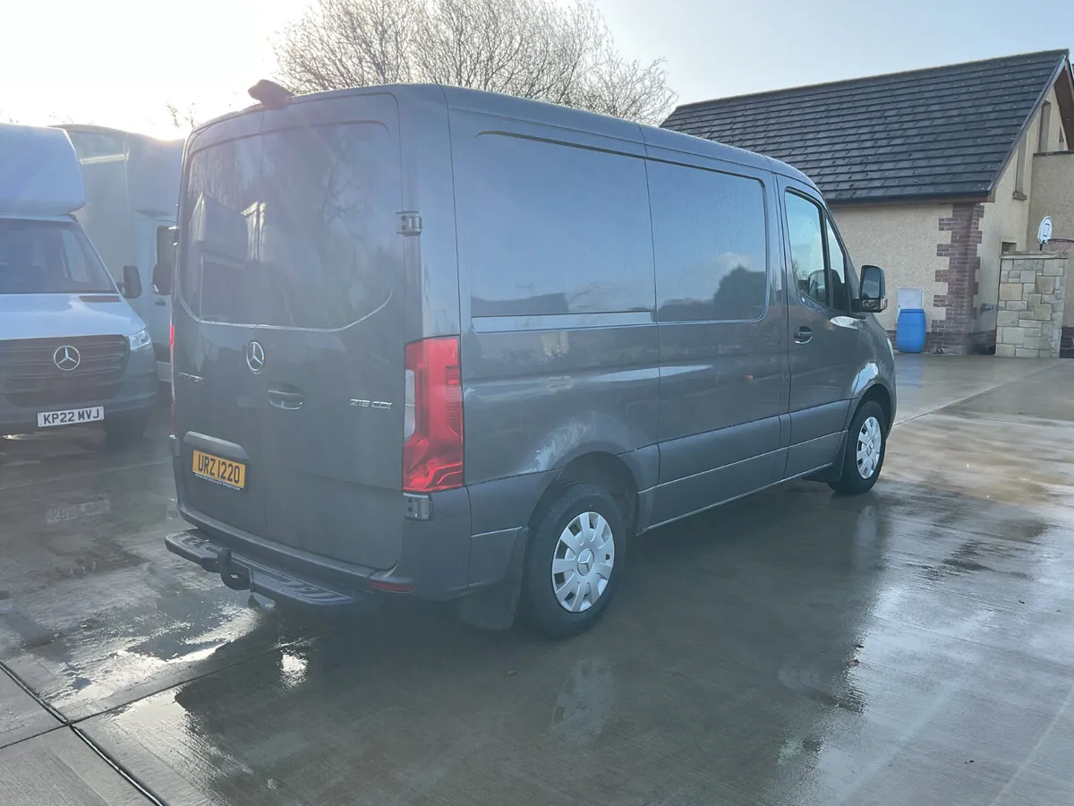 2022 Mercedes Sprinter 215 - Image 4