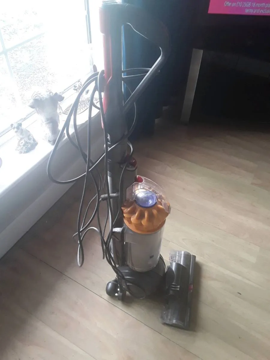 Dyson upright vacuum cleaner  60e - Image 2