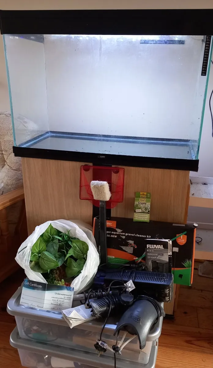 Fish tank,Cabinet plus Accessories - Image 1