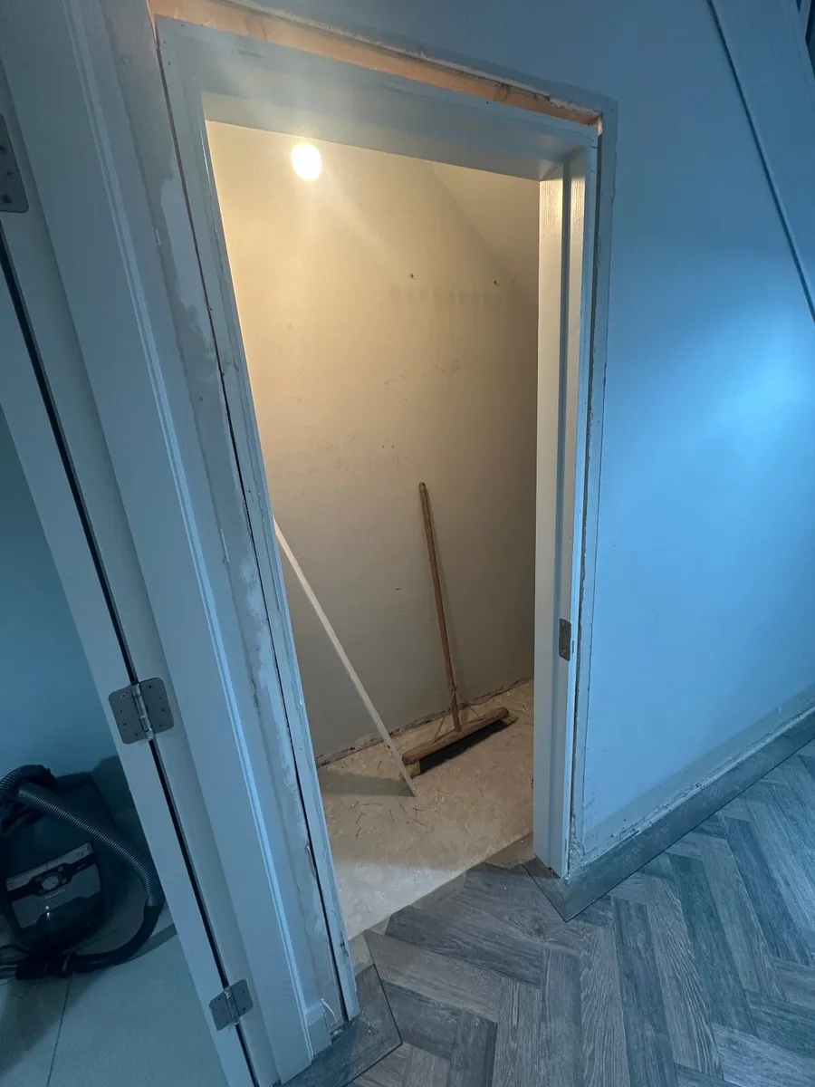 door and frame - Image 2