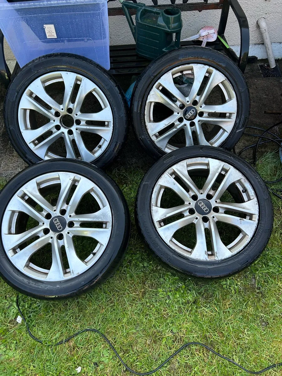 Audi alloys 17" - Image 1