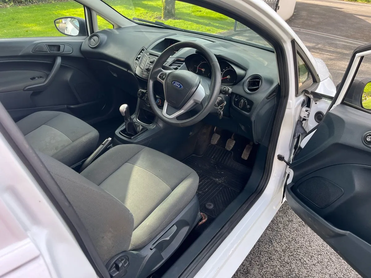 2012  Ford Fiesta Van - Image 4