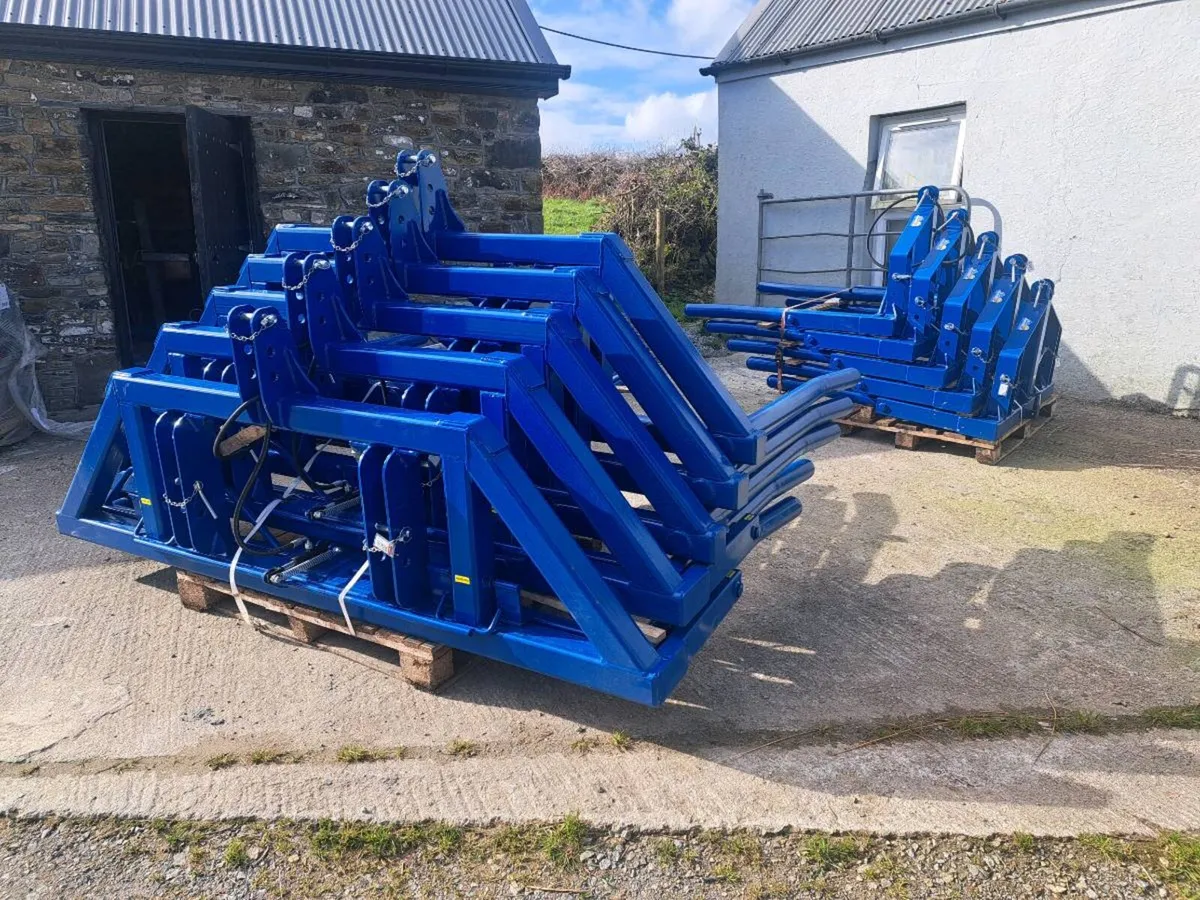 Dowd Bale Handlers - Image 3