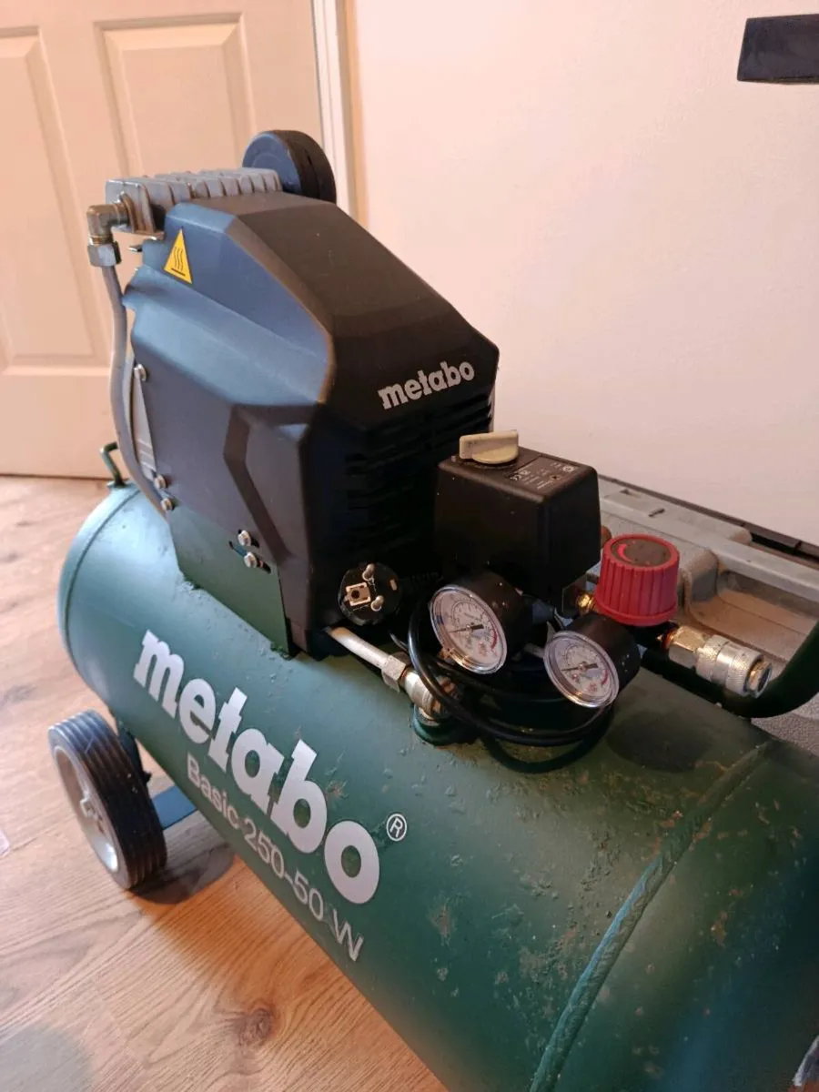 Metabo 50L compressor - Image 2