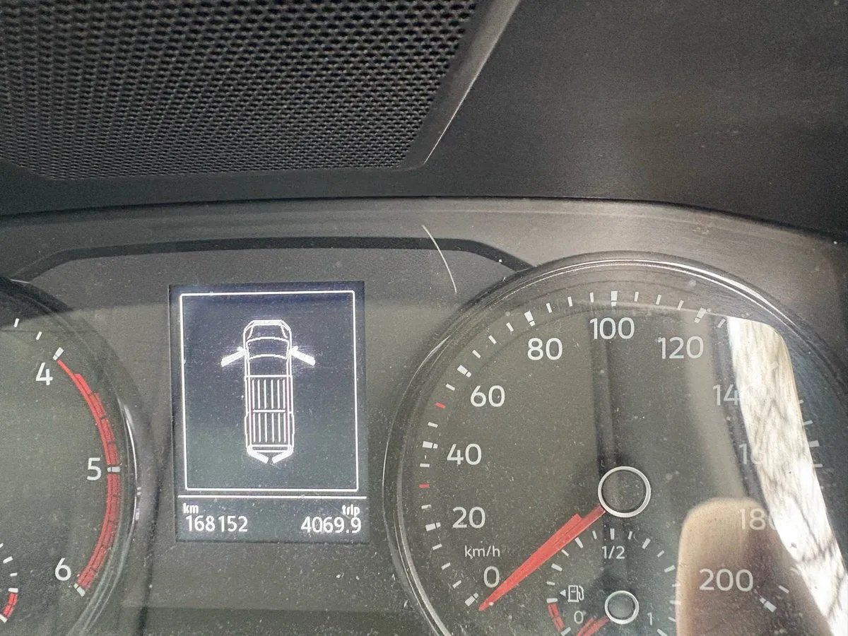 2024 Volkswagen crafter fridge van - Image 4