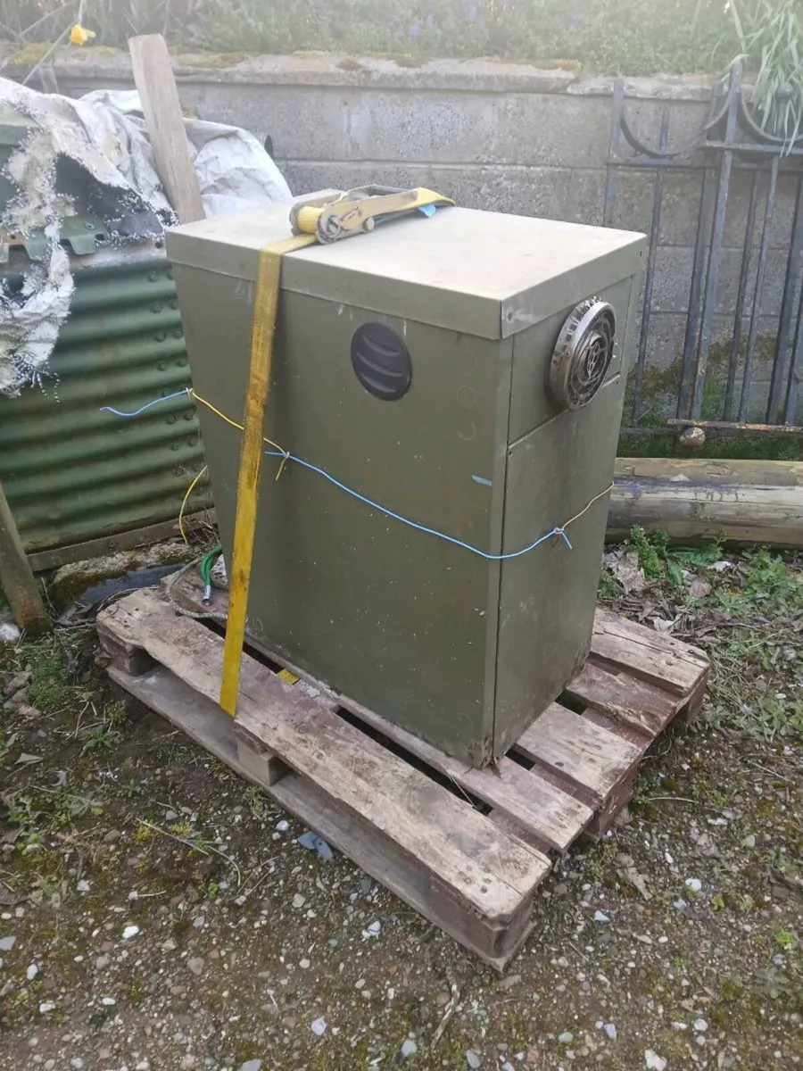 Warmflow oil boiler External - Image 1