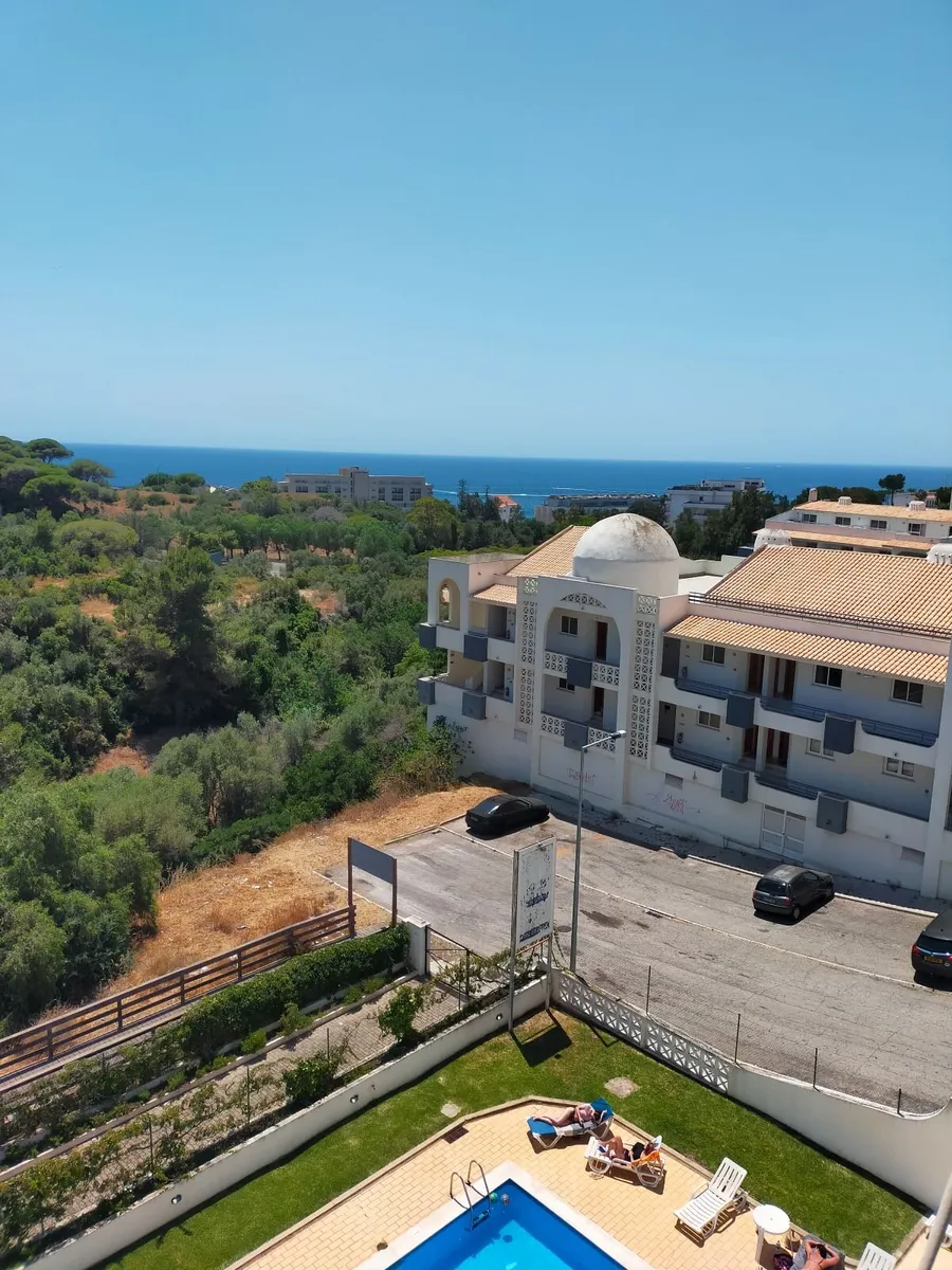 3 Bed Apt Sleeps 6 - Albufeira Algarve Portugal 4 - Image 1