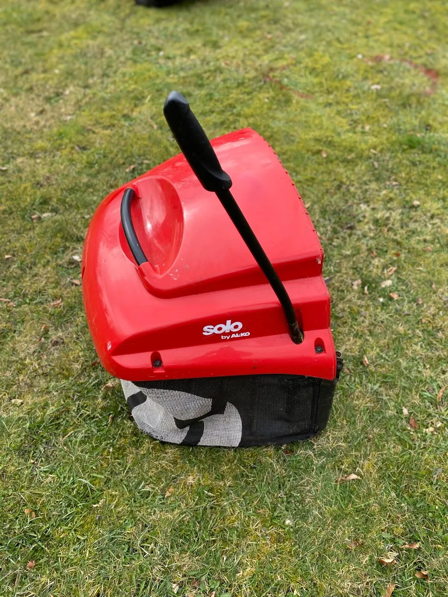 Ride on lawnmower. Alko Solo - Image 3