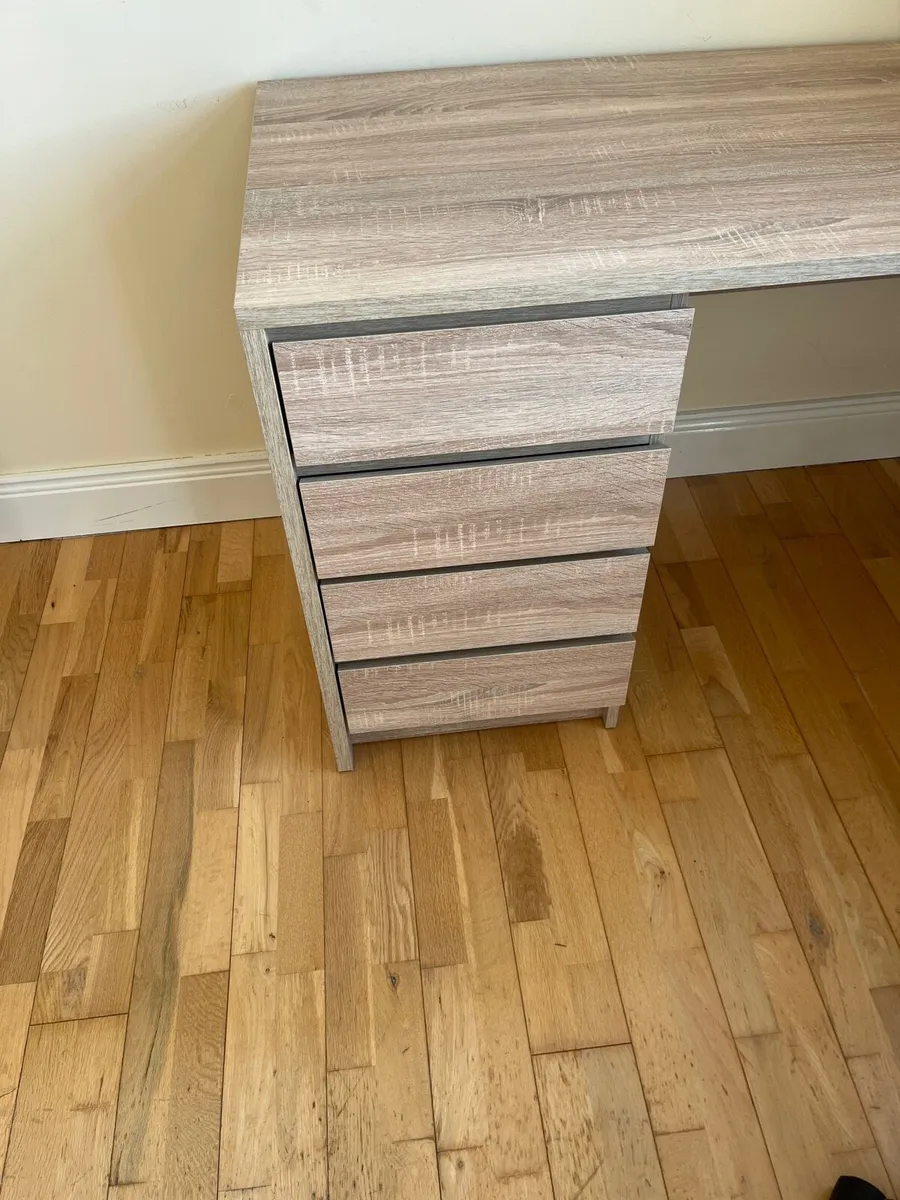 Computer desk - Image 2