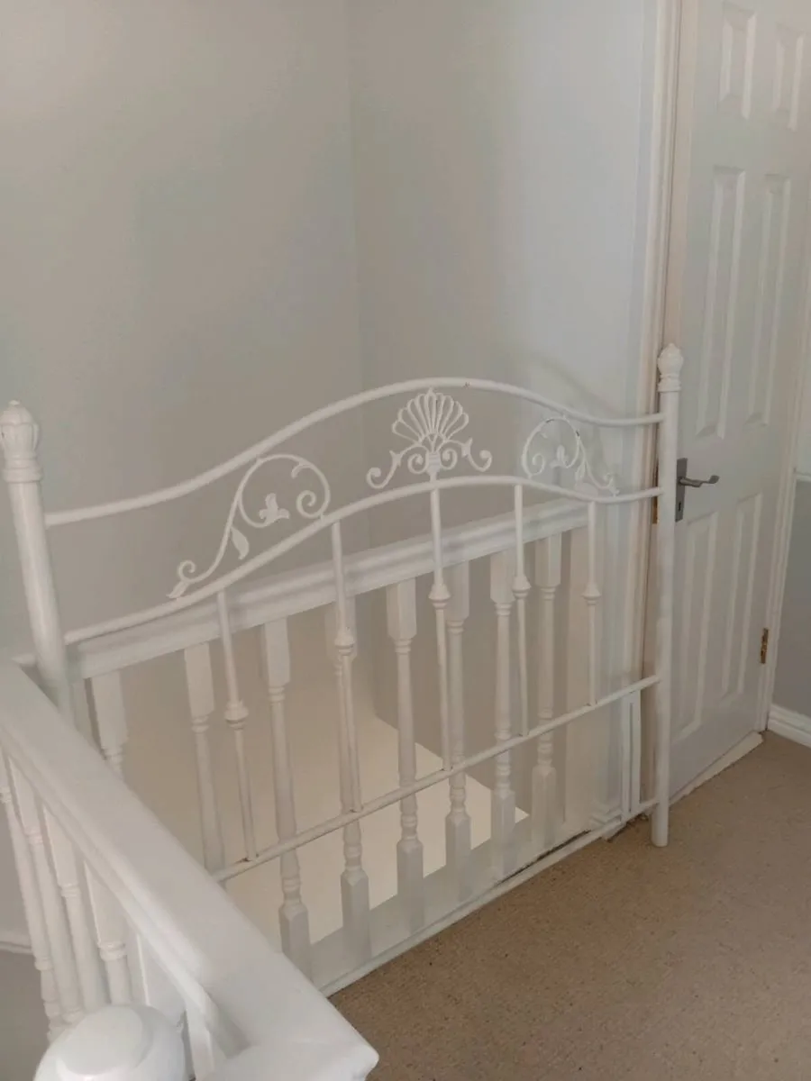 Vintage style metal head board - Image 1