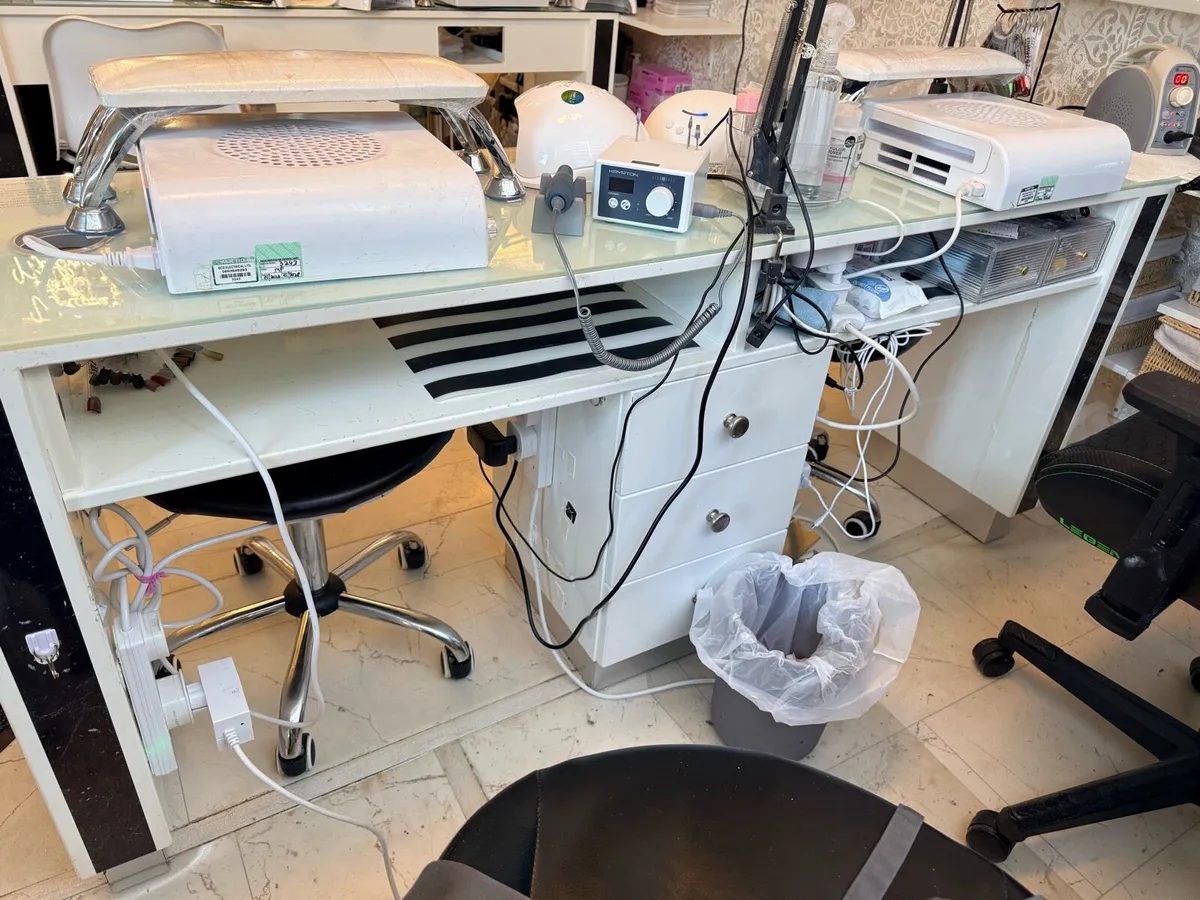 Nail Table - Image 3